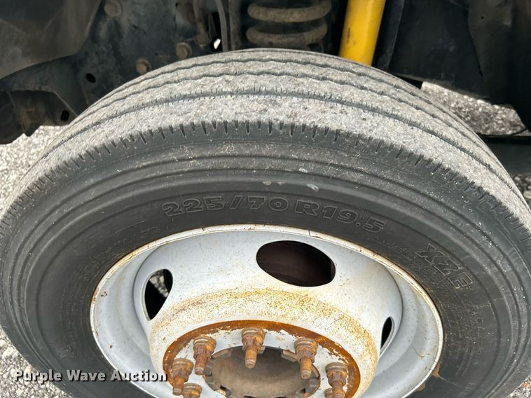 image for item KW9180 2011 Ford F550 Super Duty  bucket truck