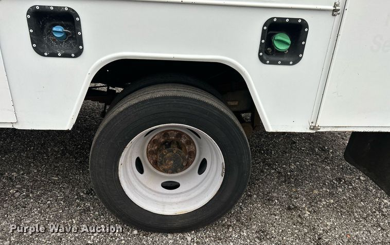 image for item KW9180 2011 Ford F550 Super Duty  bucket truck