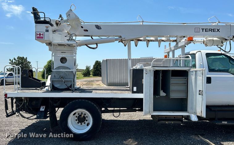 image for item KW9188 2007 Ford F750  digger derrick truck