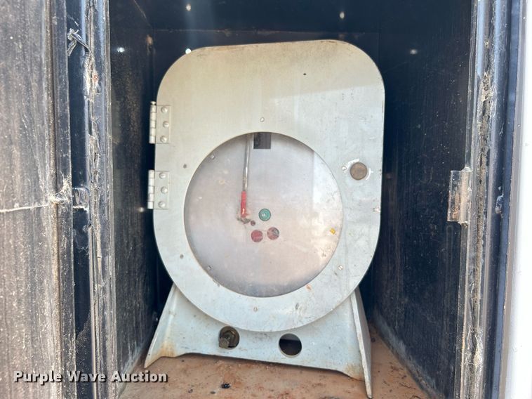 image for item KW9188 2007 Ford F750  digger derrick truck