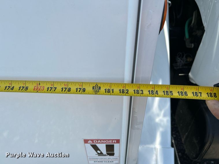 image for item KW9188 2007 Ford F750  digger derrick truck