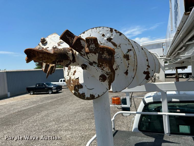 image for item KW9188 2007 Ford F750  digger derrick truck