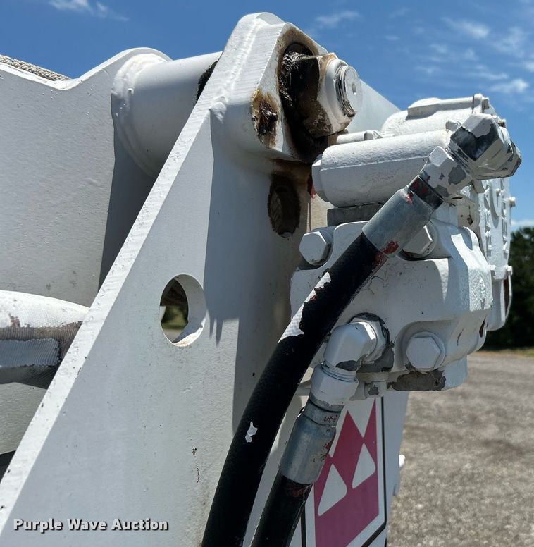 image for item KW9188 2007 Ford F750  digger derrick truck