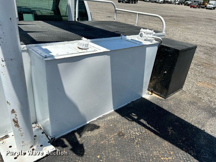 image for item KW9188 2007 Ford F750  digger derrick truck