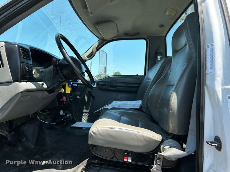 image for item KW9188 2007 Ford F750  digger derrick truck