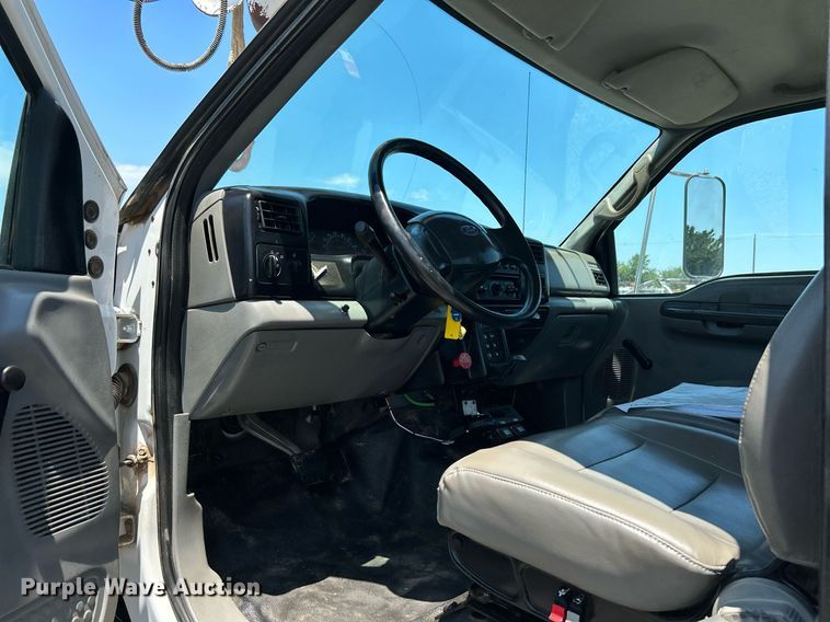 image for item KW9188 2007 Ford F750  digger derrick truck