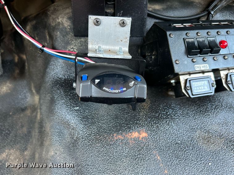 image for item KW9188 2007 Ford F750  digger derrick truck