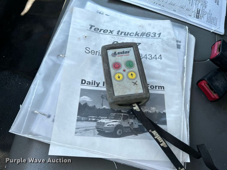 image for item KW9188 2007 Ford F750  digger derrick truck