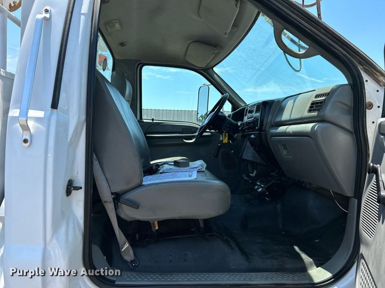 image for item KW9188 2007 Ford F750  digger derrick truck