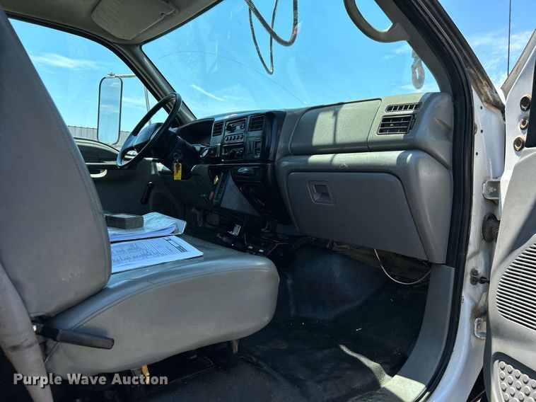 image for item KW9188 2007 Ford F750  digger derrick truck