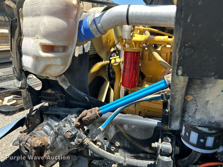 image for item KW9188 2007 Ford F750  digger derrick truck