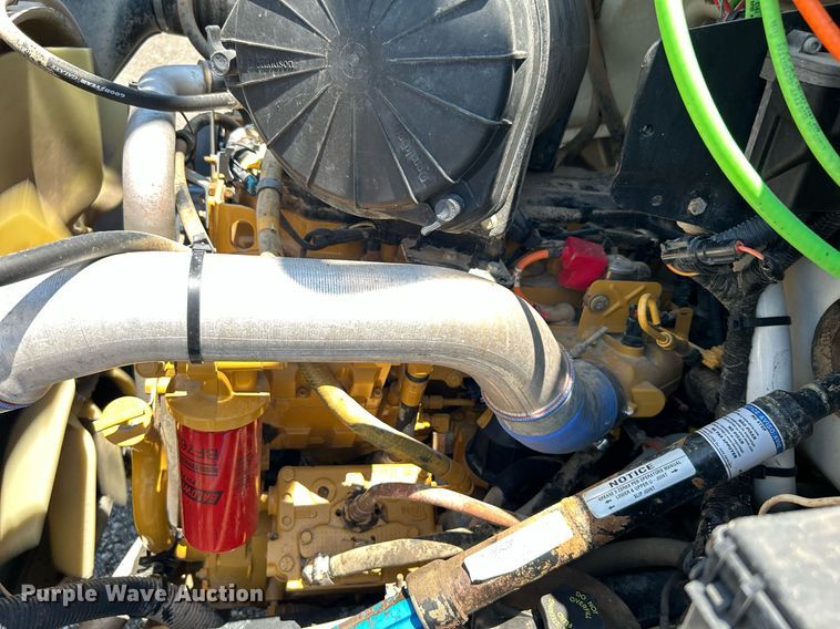 image for item KW9188 2007 Ford F750  digger derrick truck