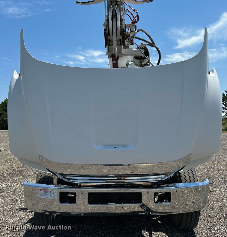 image for item KW9188 2007 Ford F750  digger derrick truck