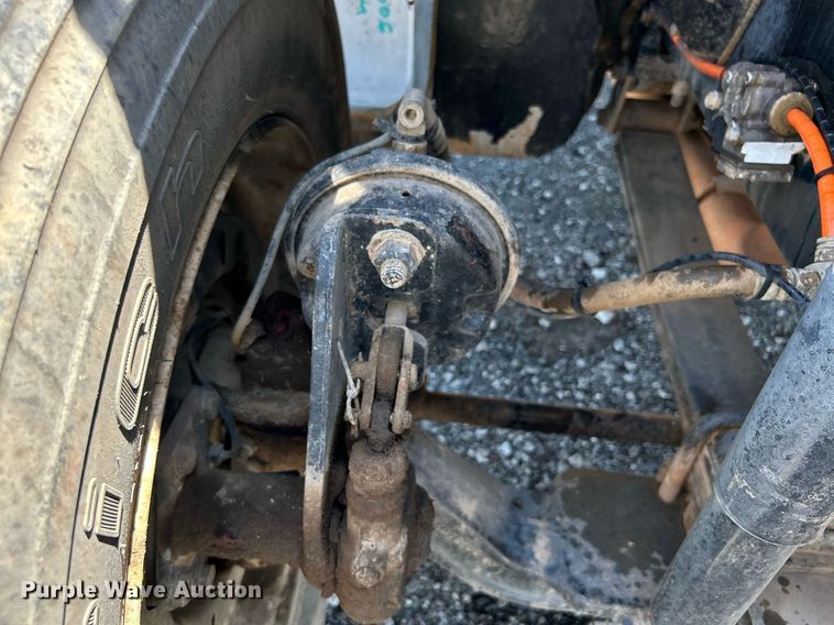 image for item KW9188 2007 Ford F750  digger derrick truck