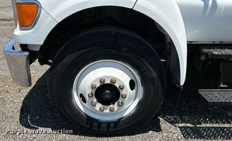 image for item KW9188 2007 Ford F750  digger derrick truck