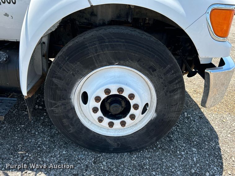 image for item KW9188 2007 Ford F750  digger derrick truck