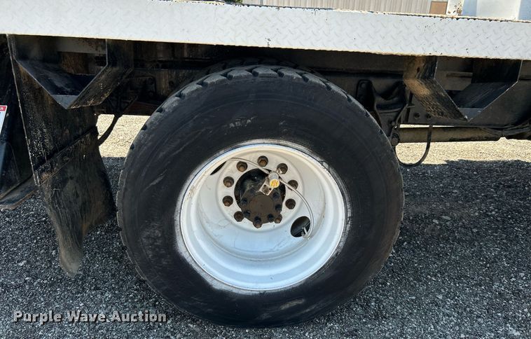 image for item KW9188 2007 Ford F750  digger derrick truck