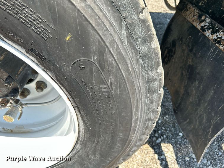 image for item KW9188 2007 Ford F750  digger derrick truck