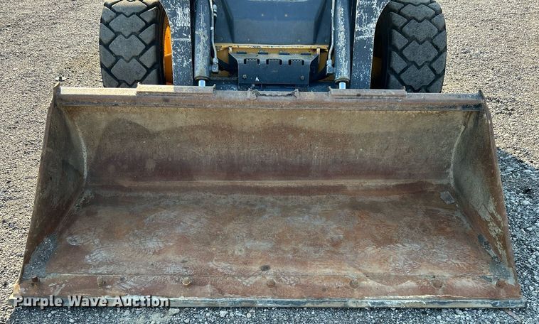 image for item KW9193 2012 John Deere 320D  skid steer loader