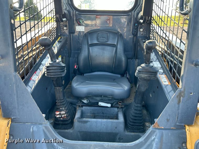 image for item KW9193 2012 John Deere 320D  skid steer loader