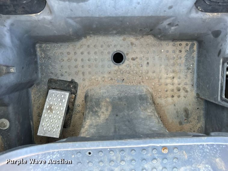 image for item KW9193 2012 John Deere 320D  skid steer loader