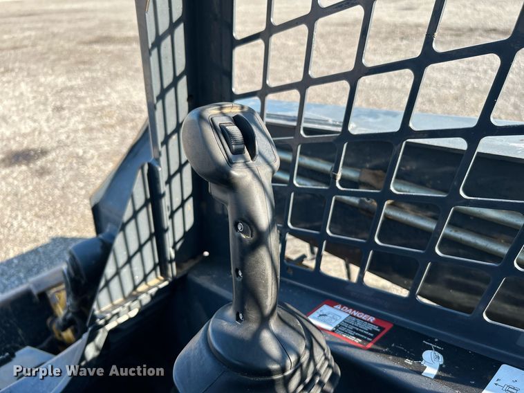 image for item KW9193 2012 John Deere 320D  skid steer loader