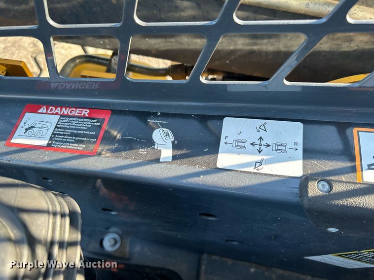 image for item KW9193 2012 John Deere 320D  skid steer loader