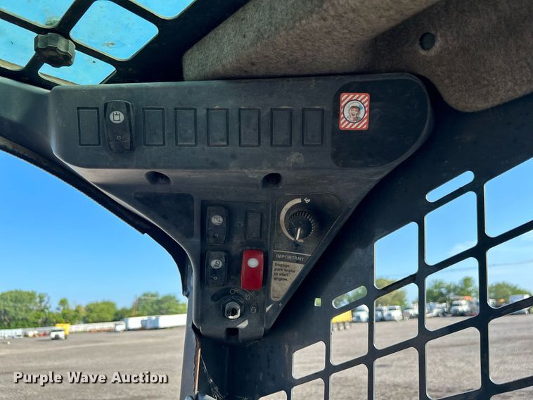 image for item KW9193 2012 John Deere 320D  skid steer loader