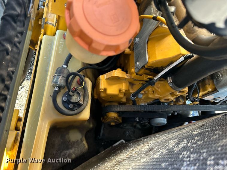 image for item KW9193 2012 John Deere 320D  skid steer loader