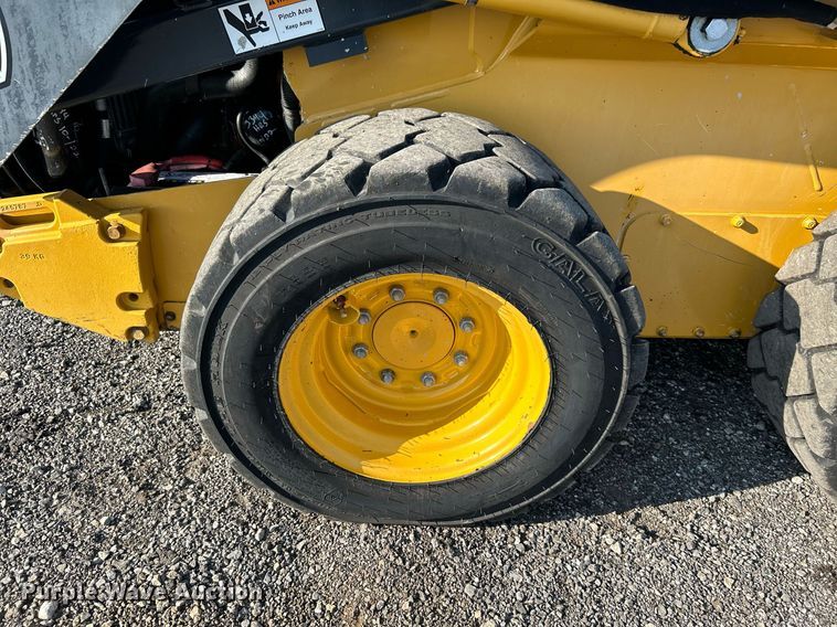 image for item KW9193 2012 John Deere 320D  skid steer loader