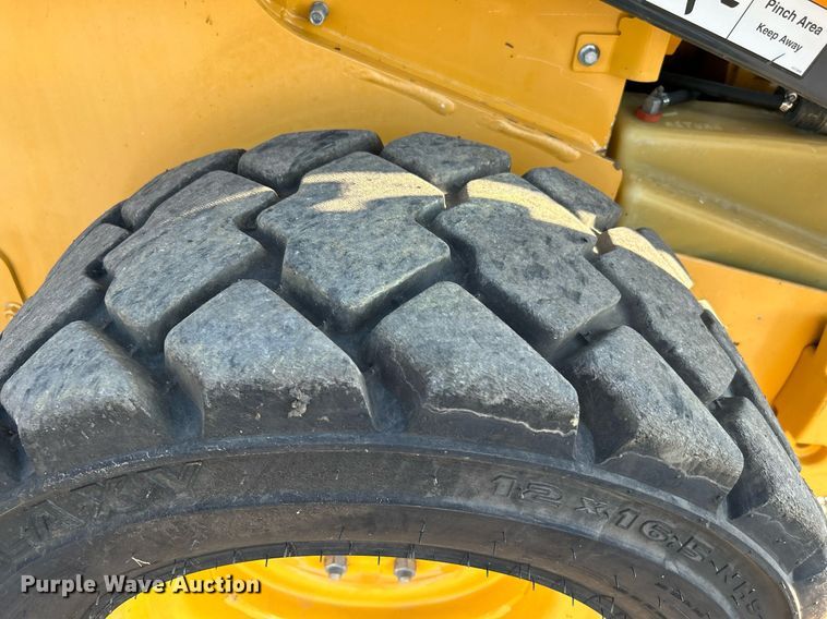 image for item KW9193 2012 John Deere 320D  skid steer loader