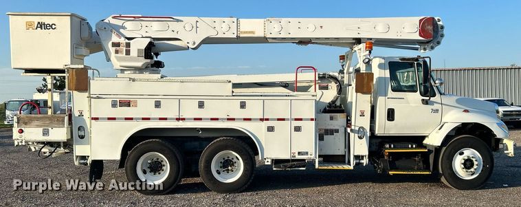 image for item KW9196 2006 International 7400  bucket truck