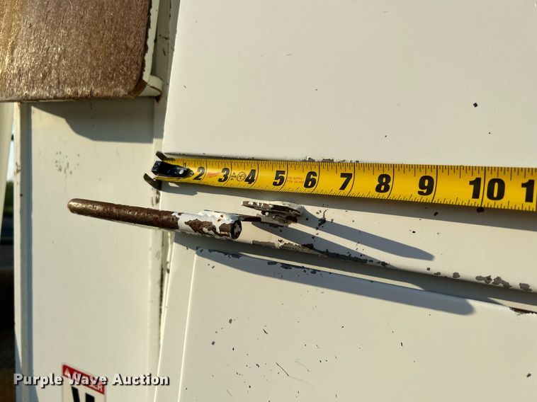 image for item KW9196 2006 International 7400  bucket truck