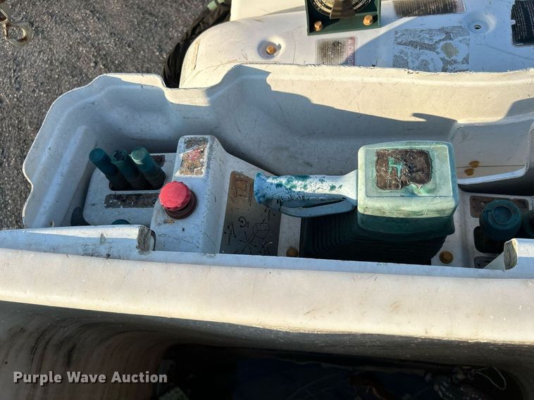 image for item KW9196 2006 International 7400  bucket truck