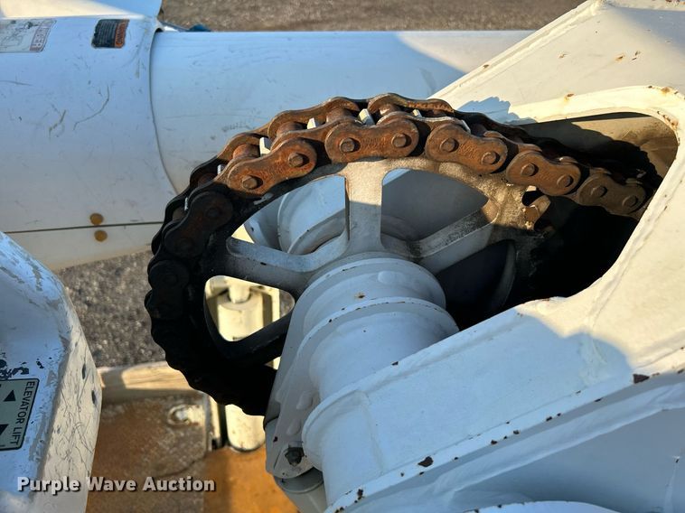 image for item KW9196 2006 International 7400  bucket truck