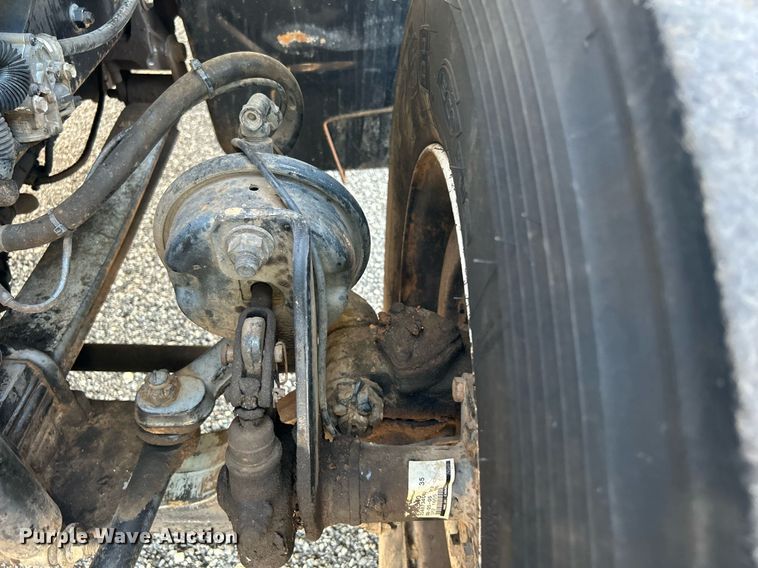 image for item KW9196 2006 International 7400  bucket truck