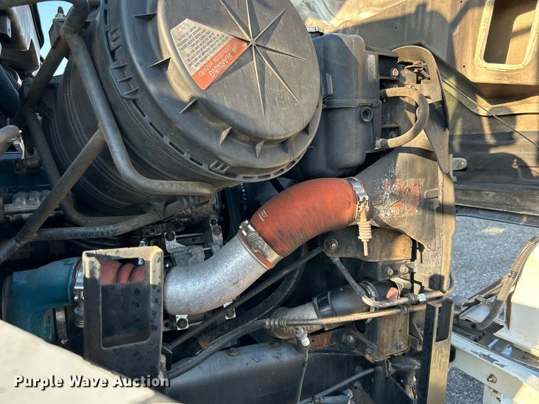 image for item KW9196 2006 International 7400  bucket truck