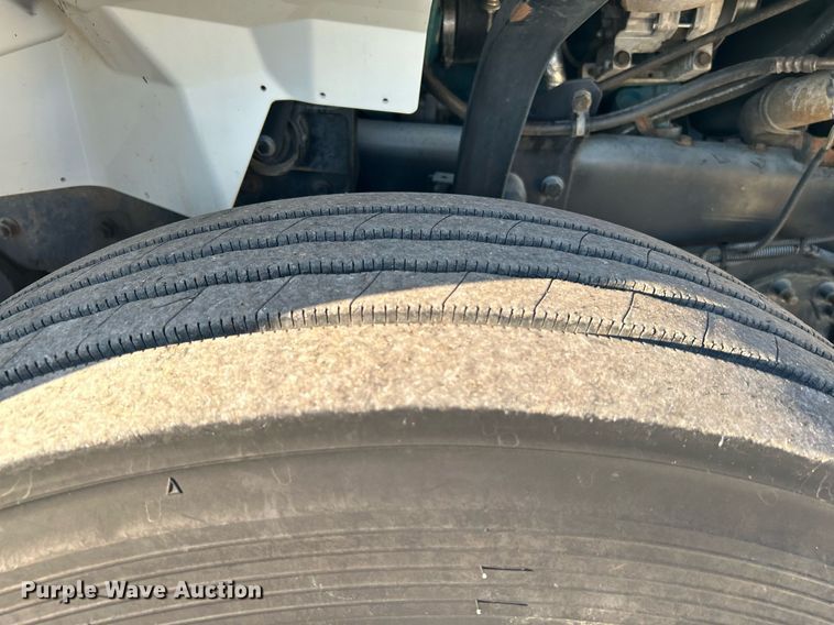 image for item KW9196 2006 International 7400  bucket truck