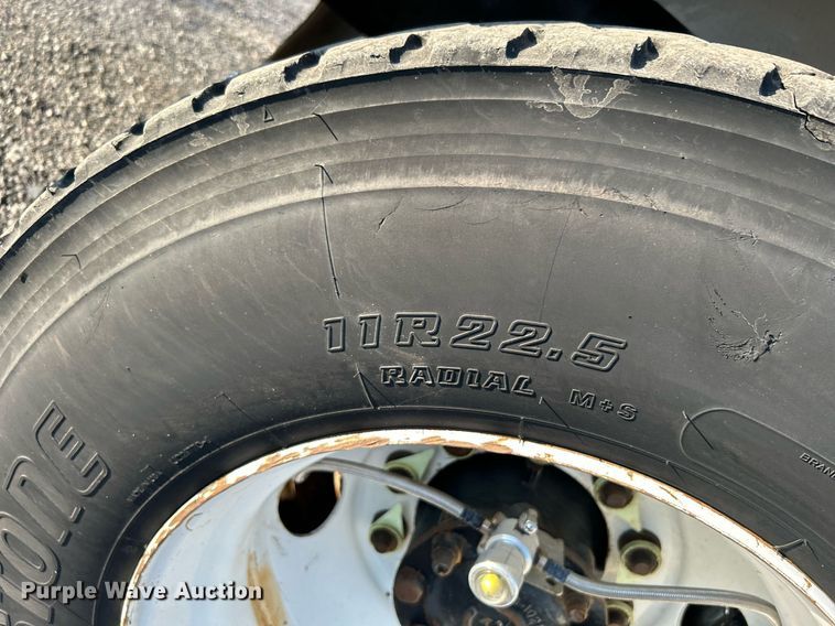 image for item KW9196 2006 International 7400  bucket truck