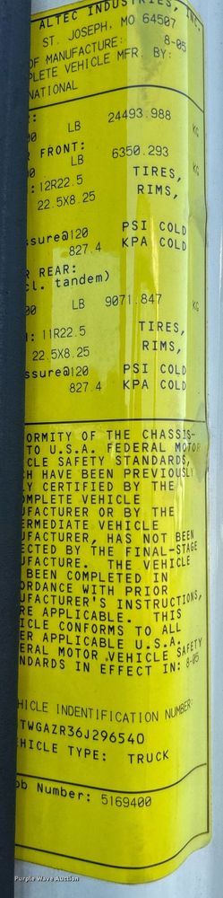 image for item KW9196 2006 International 7400  bucket truck