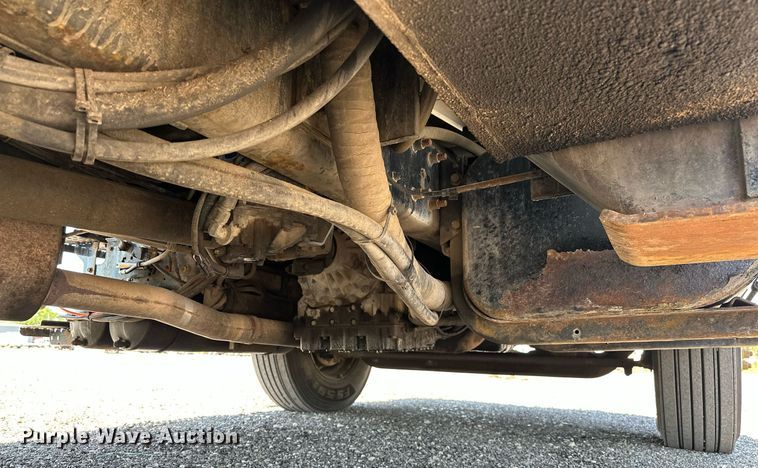 image for item KW9203 2006 International 4300  digger derrick truck