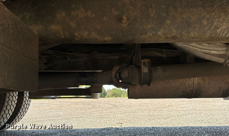 image for item KW9203 2006 International 4300  digger derrick truck