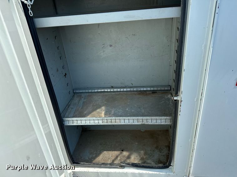 image for item KW9203 2006 International 4300  digger derrick truck