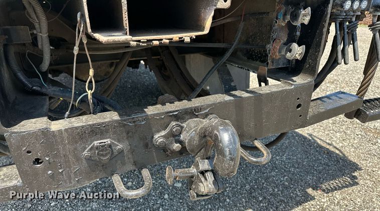 image for item KW9203 2006 International 4300  digger derrick truck