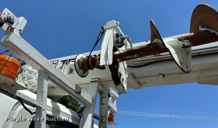 image for item KW9203 2006 International 4300  digger derrick truck