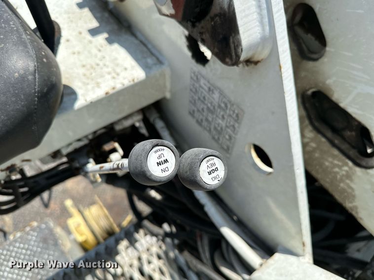 image for item KW9203 2006 International 4300  digger derrick truck