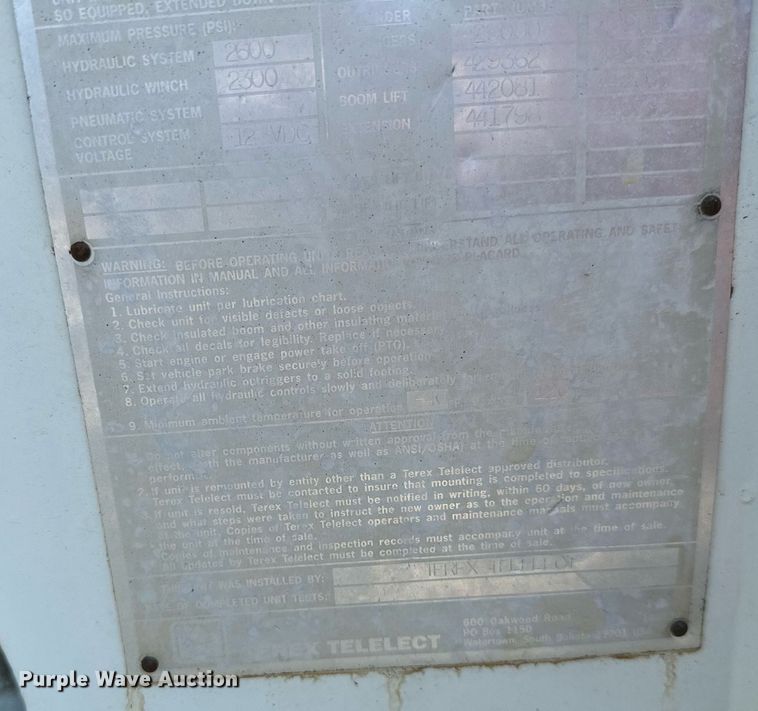 image for item KW9203 2006 International 4300  digger derrick truck