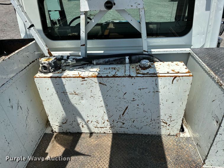 image for item KW9203 2006 International 4300  digger derrick truck