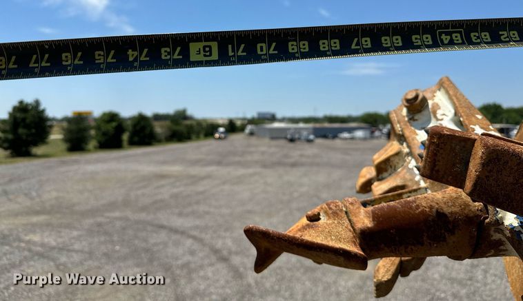 image for item KW9203 2006 International 4300  digger derrick truck