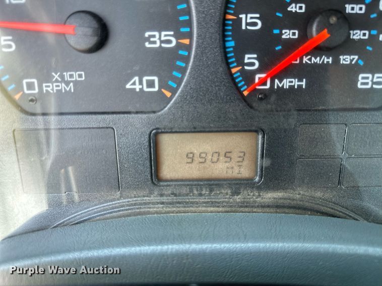 image for item KW9203 2006 International 4300  digger derrick truck